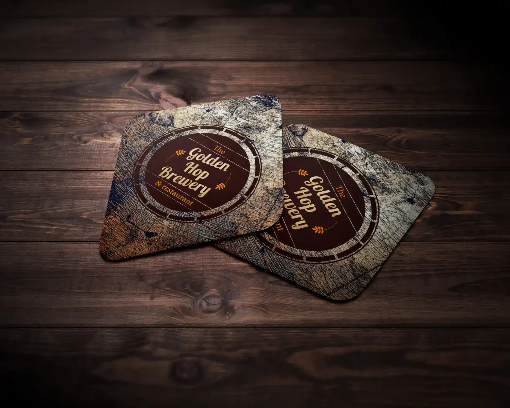 Dessous de verre pour "The Golden Hop Brewery". L'effet donne un style artisanal.